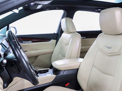 Used 2018 Cadillac XT5 Luxury w/ Driver Awareness Package image 25