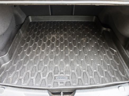 Used 2018 Jaguar XE Premium RWD image 24