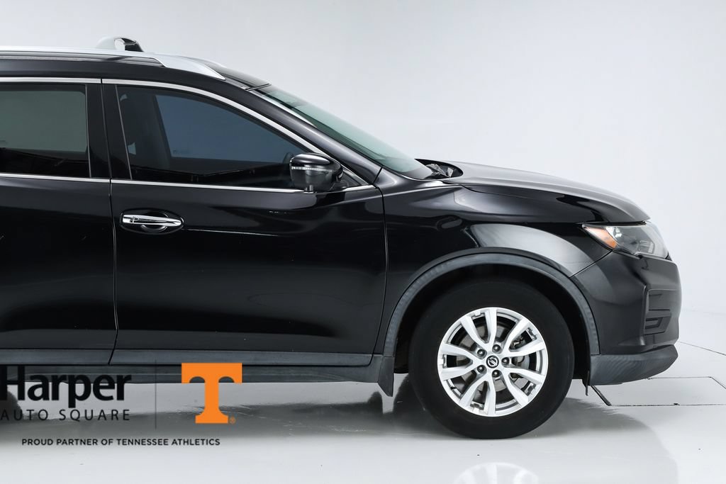 Used 2017 Nissan Rogue SV w/ SV Premium Package FWD image 48