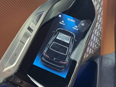 Used 2023 BMW i7 xDrive60 image 43