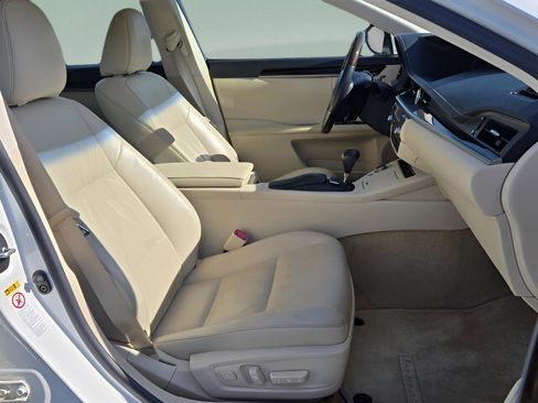 Used 2013 Lexus ES 350 w/ Luxury Pkg image 13