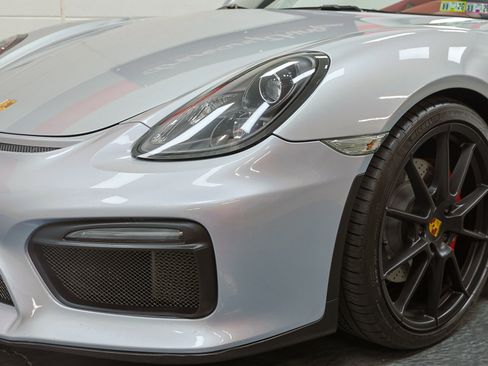 Used 2016 Porsche Boxster Spyder image 4