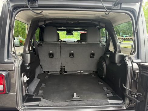Used 2024 Jeep Wrangler Unlimited Sport AWD/4WD image 17