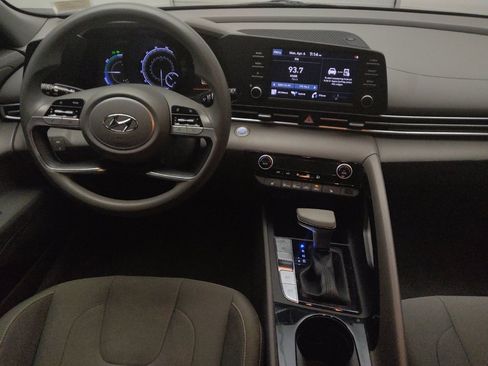 Used 2021 Hyundai Elantra Blue image 22