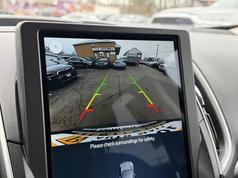 Used 2021 Ford Edge SE AWD/4WD image 16
