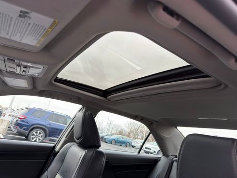 Used 2014 Toyota Camry SE image 17