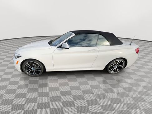 Used 2020 BMW 230i Convertible w/ M Sport Package image 5