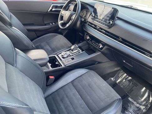 Used 2023 Mitsubishi Outlander SE image 10