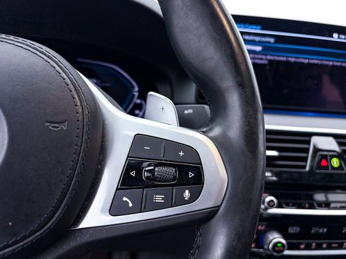 Used 2023 BMW 530e w/ M Sport Package image 33