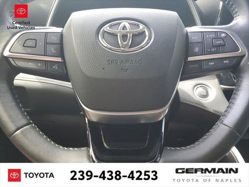 Certified 2020 Toyota Highlander XLE FWD image 25
