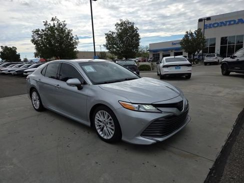 Used 2018 Toyota Camry XLE w/ Audio Package FWD image 3