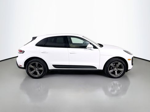 Certified 2023 Porsche Macan image 8