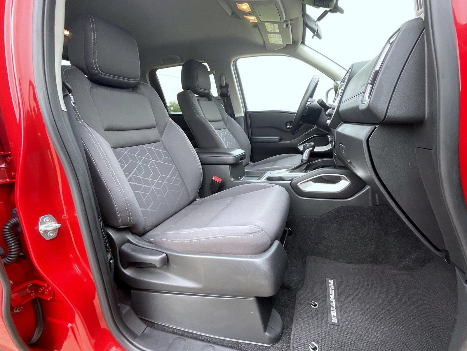 Certified 2025 Nissan Frontier SV w/ SV Convenience Package AWD/4WD image 16