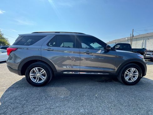 Used 2023 Ford Explorer XLT w/ Equipment Group 202A AWD/4WD image 7
