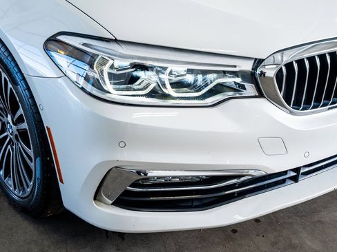 Used 2018 BMW 540i xDrive image 18