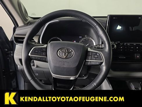 Used 2022 Toyota Highlander Limited AWD/4WD image 10