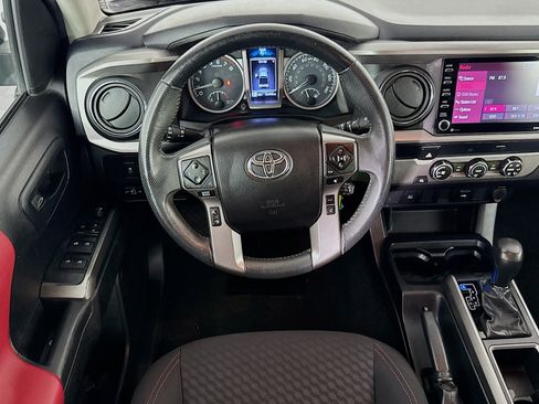 Used 2021 Toyota Tacoma SR5 RWD image 15