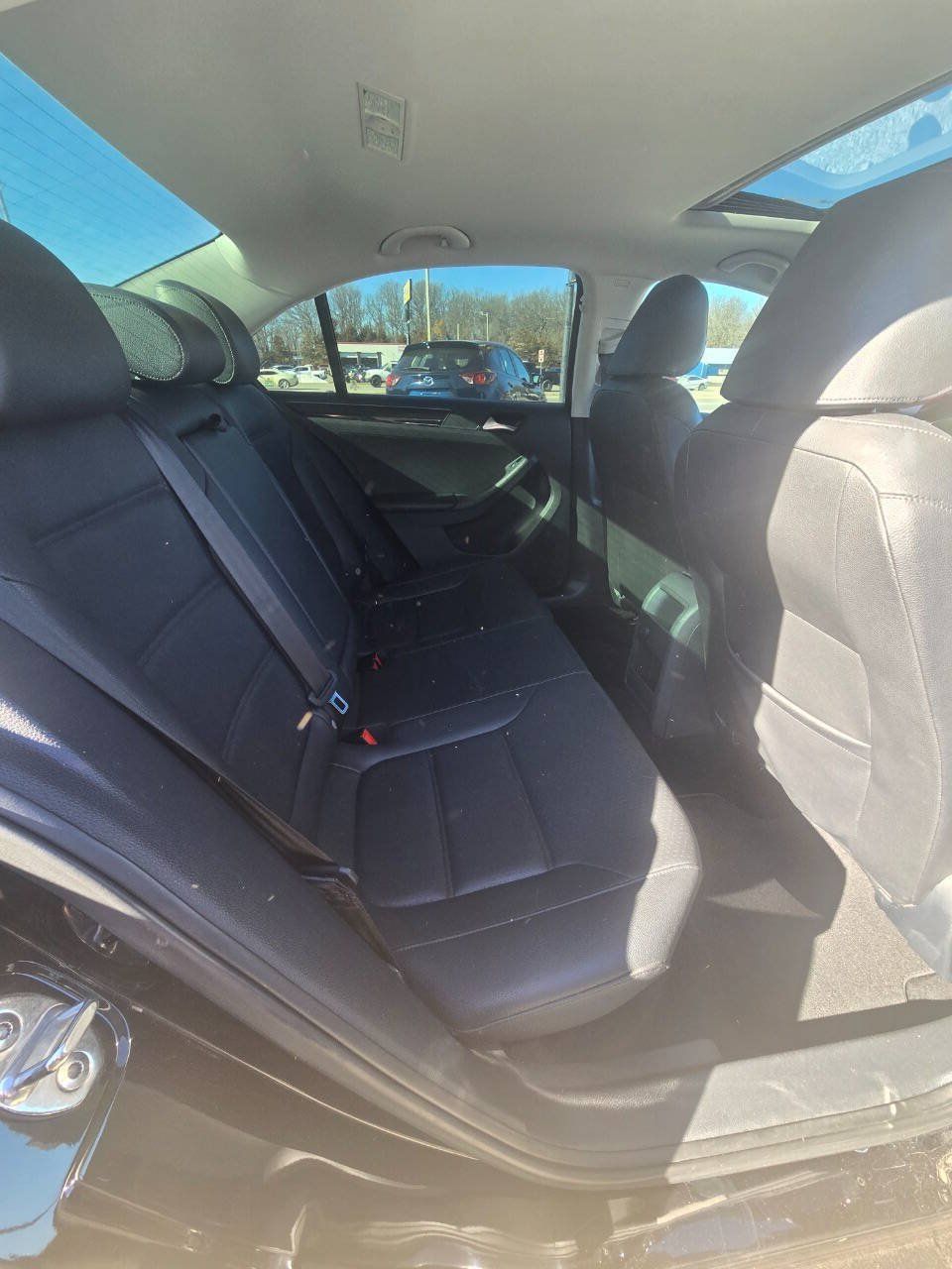 Used 2016 Volkswagen Jetta SEL w/ Lighting Package FWD image 9