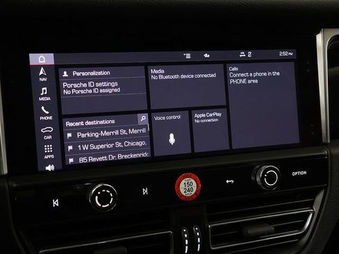 Used 2022 Porsche Macan Base image 19