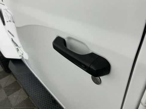 Used 2018 Jeep Wrangler Unlimited Sahara AWD/4WD image 11