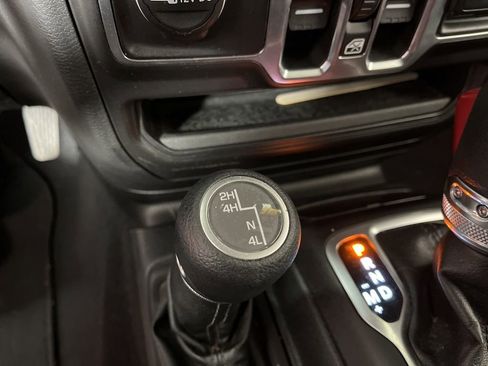 Used 2018 Jeep Wrangler Unlimited Sport S image 32