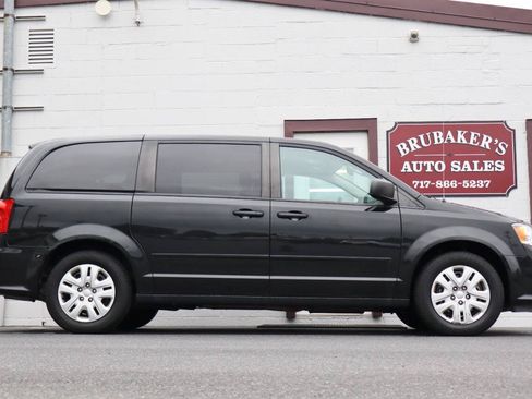 Used 2016 Dodge Grand Caravan SE w/ Quick Order Package 29E SE FWD image 1