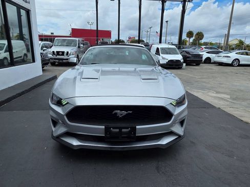 Used 2018 Ford Mustang Premium image 3