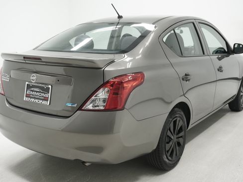Used 2014 Nissan Versa S Plus FWD image 4