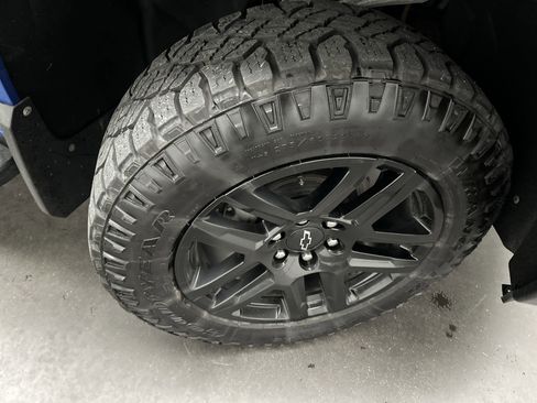 Used 2024 Chevrolet Silverado 1500 LT Trail Boss w/ Convenience Package II image 11