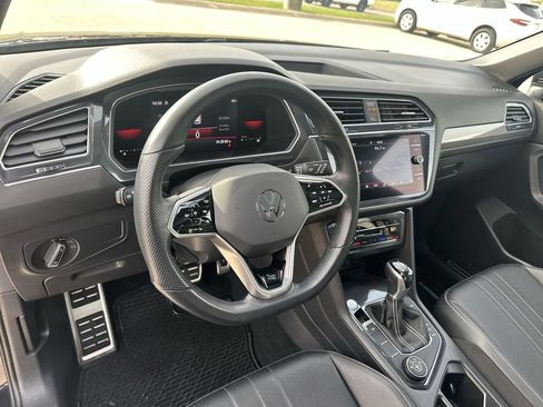 Used 2022 Volkswagen Tiguan SE R-Line image 10