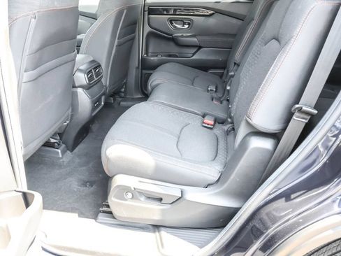 Used 2025 Honda Pilot Sport image 28