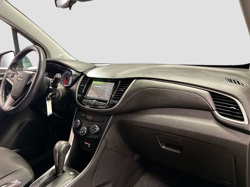 Used 2019 Chevrolet Trax LT FWD image 29