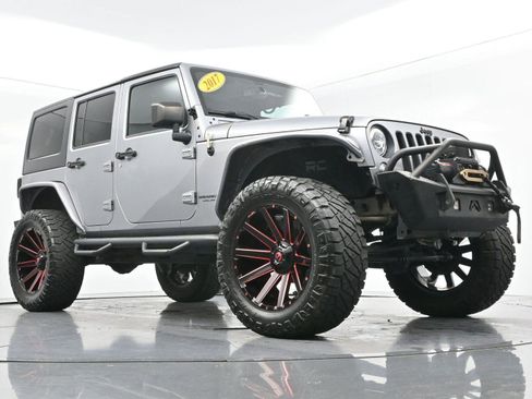 Used 2017 Jeep Wrangler Unlimited Sahara AWD/4WD image 46