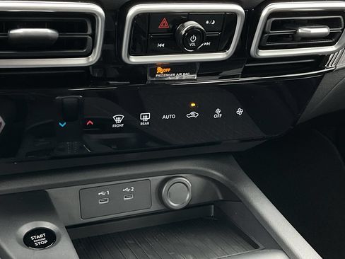 New 2026 Nissan Sentra SV w/ Floor Mat Package FWD image 32