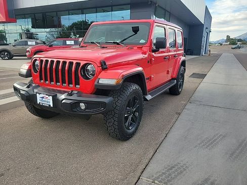 Used 2021 Jeep Wrangler Unlimited Sahara AWD/4WD image 3