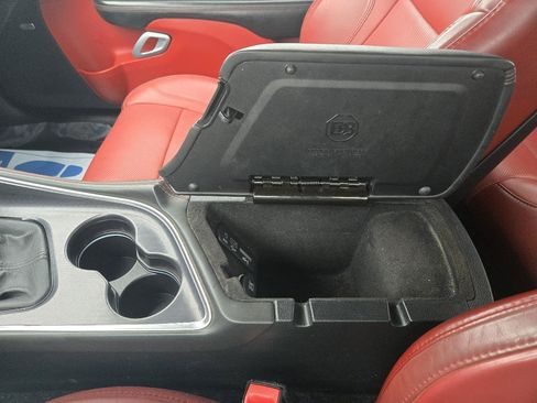 Used 2016 Dodge Challenger R/T Plus RWD image 20