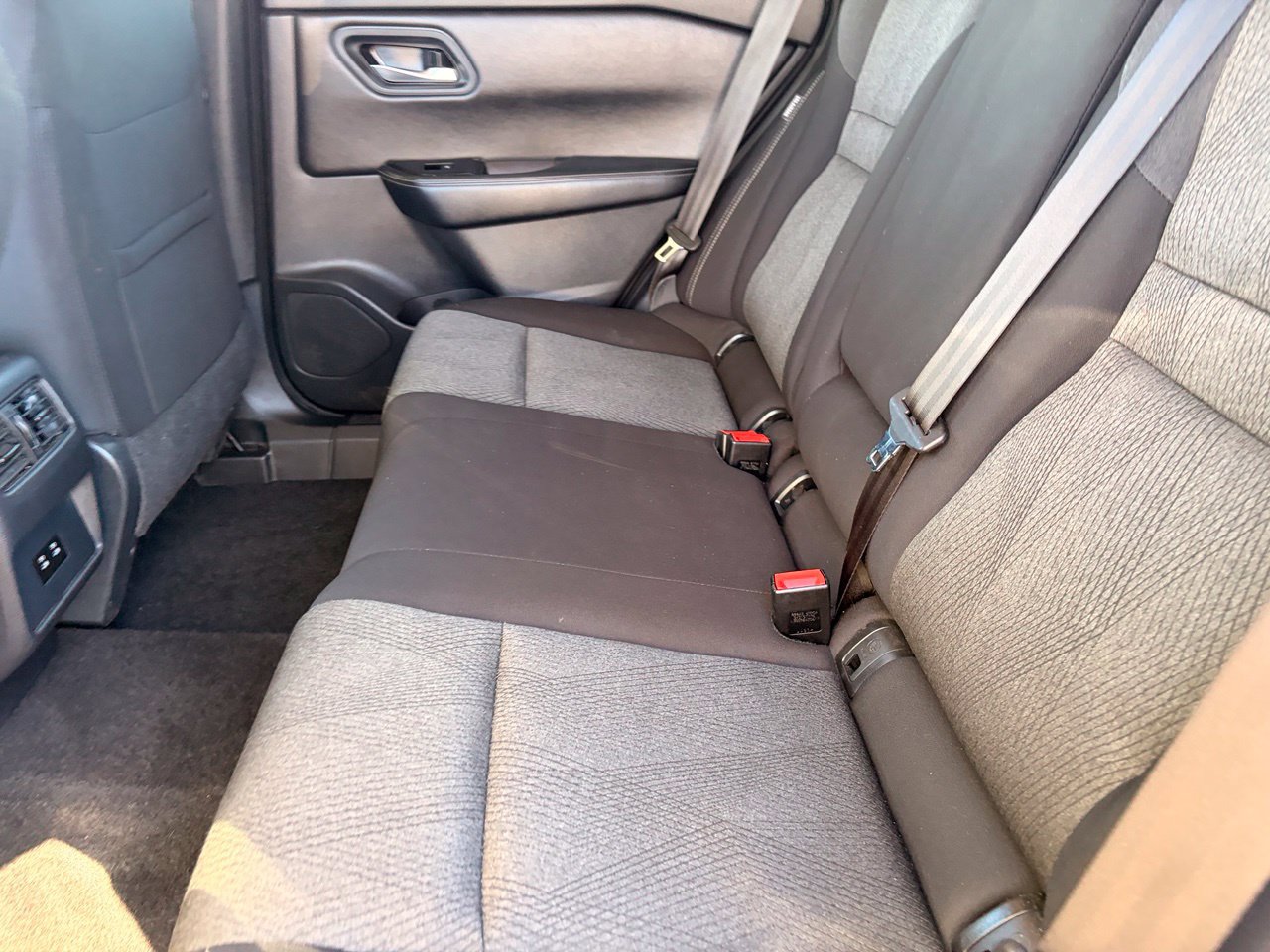 Certified 2025 Nissan Rogue SV FWD image 17