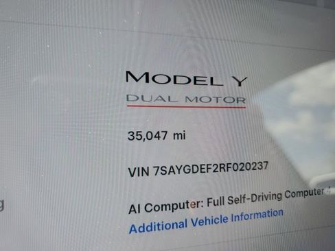 Used 2024 Tesla Model Y Performance AWD/4WD image 25