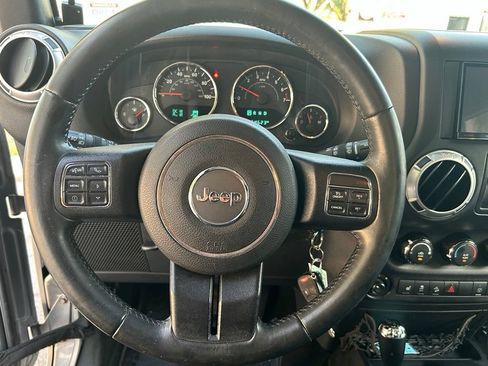 Used 2016 Jeep Wrangler Sahara w/ Connectivity Group AWD/4WD image 17