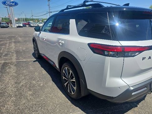 New 2026 Nissan Pathfinder Platinum AWD/4WD image 6