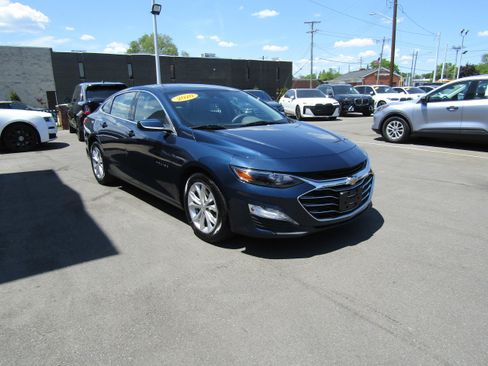 Used 2020 Chevrolet Malibu LT FWD image 4
