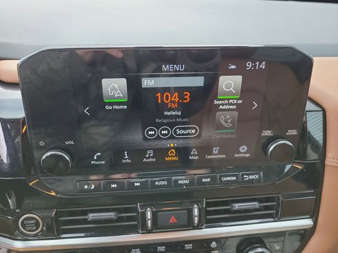 Used 2024 Nissan Pathfinder Platinum w/ Black Appearance Package image 15