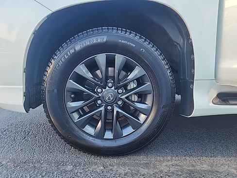 Certified 2022 Lexus GX 460 Premium w/ Premium Package AWD/4WD image 28