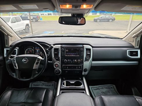 Used 2019 Nissan Titan PRO-4X w/ Pro-4x Convenience Package AWD/4WD image 6