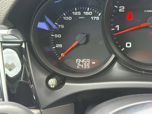 Used 2018 Porsche Macan AWD/4WD image 26