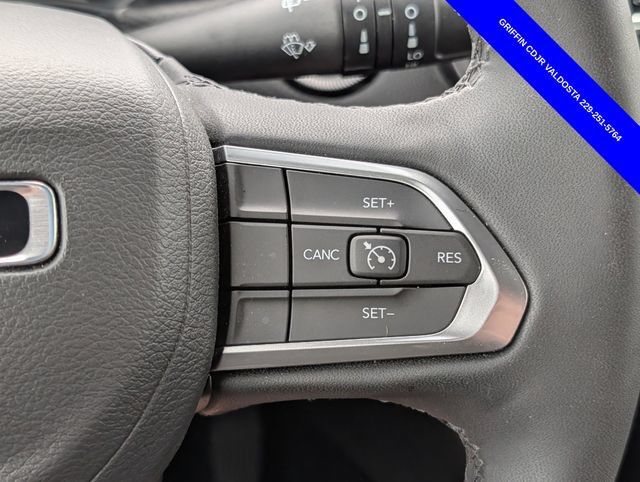 Used 2025 Jeep Compass Latitude w/ Sun & Sound Group AWD/4WD image 20