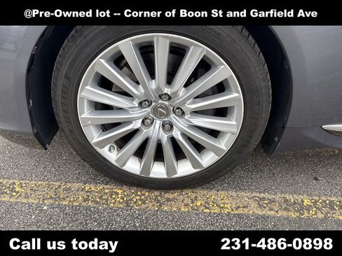 Used 2014 Lexus LS 460 L image 11