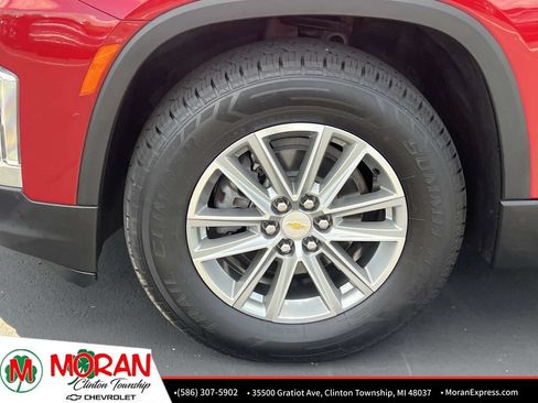 Certified 2023 Chevrolet Traverse LT FWD image 11