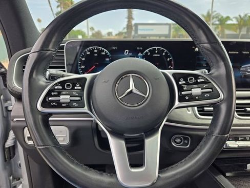 Used 2023 Mercedes-Benz GLS 450 4MATIC image 21