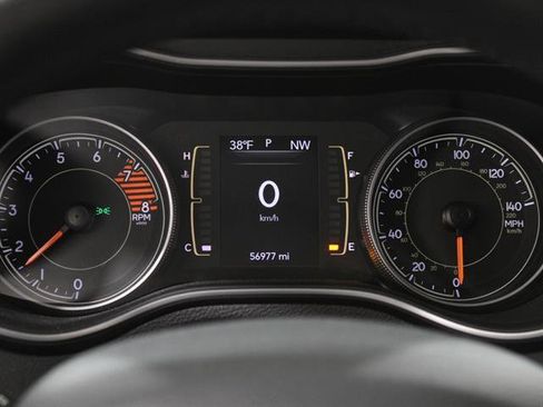 Used 2021 Jeep Cherokee Latitude Lux w/ Mopar Interior Package image 8